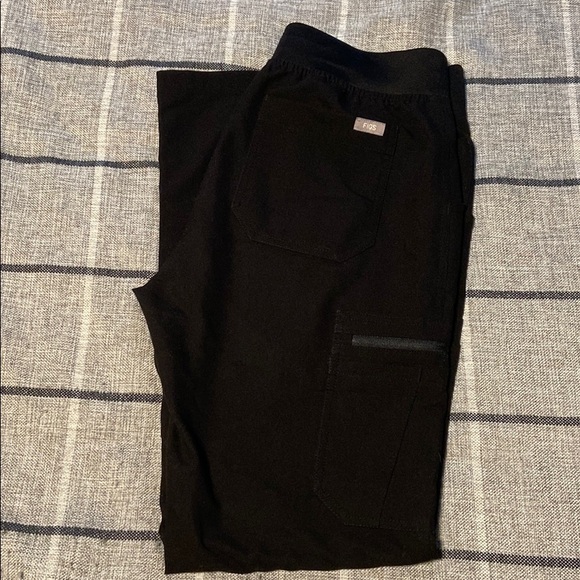 Figs Black Yola Skinny Scrub Pants 2.0 - Picture 3 of 3